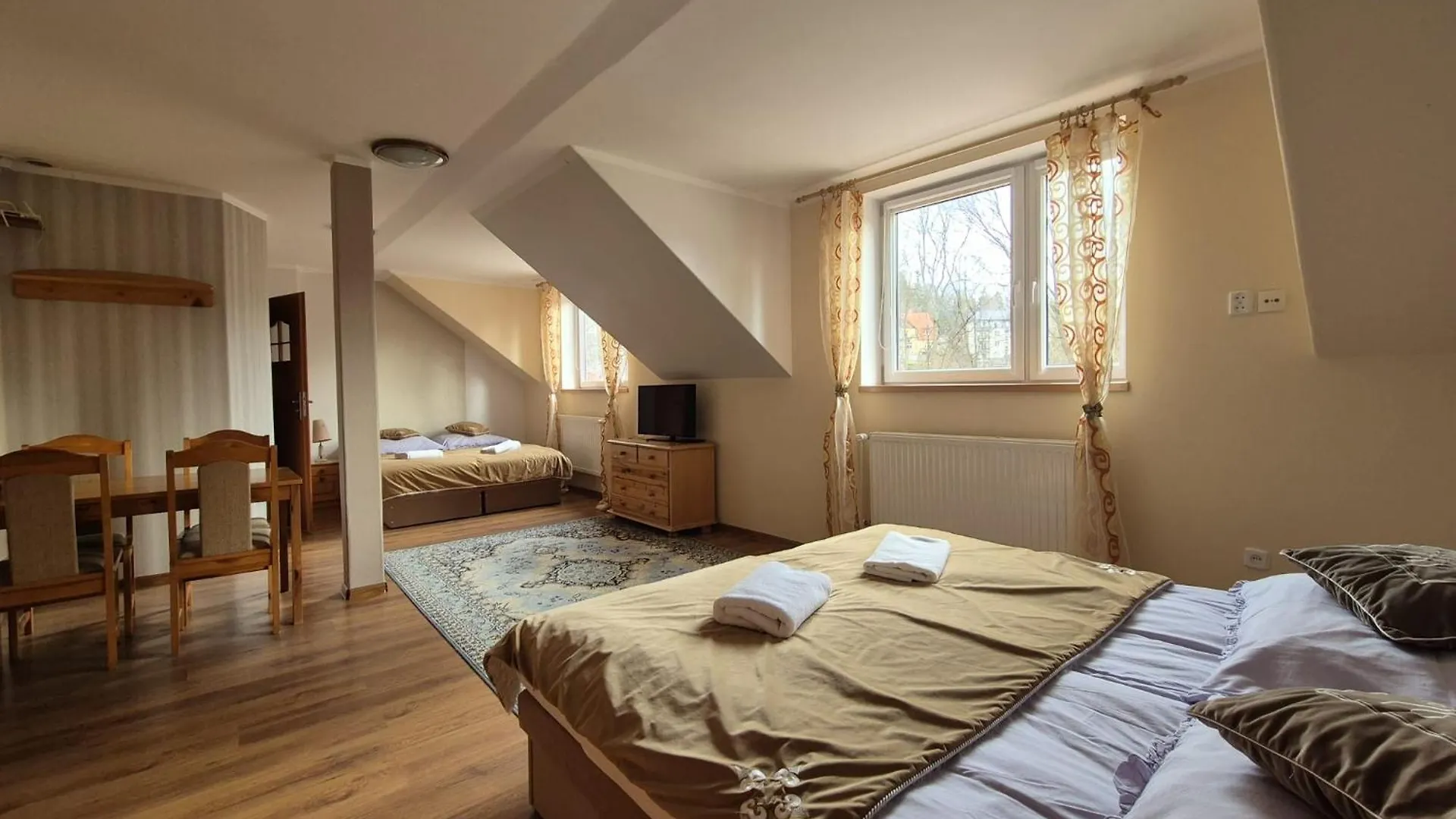 Harmont Montis- Dawna Zajacowka- Idealna Lokalizacja - Lesna Enklawa W Centrum Miasta! Sauna, Masaze, Zabiegi Spa! Szklarska Poreba 2*,  Poland